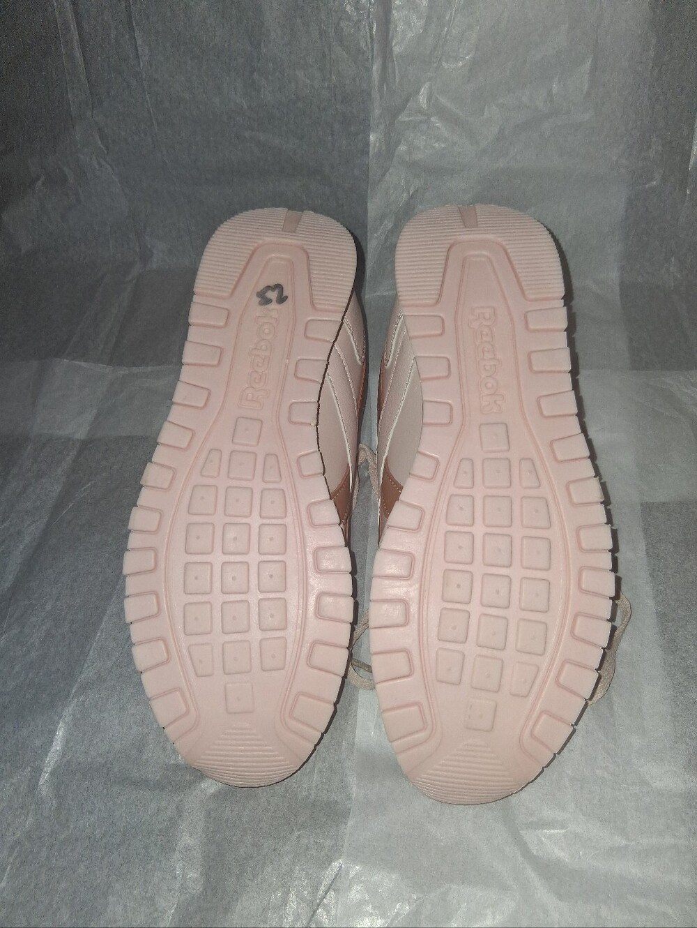 Reebok Classic Rose Gold Sneakers, Women 7.5 - Picture 5 of 9